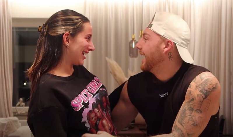 Oliver Hunts intima svar på Antonija Mandirs fråga om porr: “Egenfilmat…” Oliver Hunts intima svar på Antonija Mandirs fråga om porr: “Egenfilmat…”